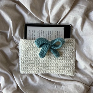 Handmade Crochet Book Pouch | Protective Sleeve | Case for Kindle Paperwhite | E-Reader Sleeve | book gifts | bookish gifts | book sleeve
