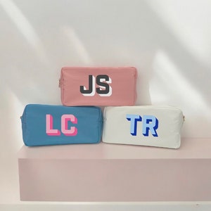 Bestickte Nylontasche | Personalisierte Kosmetiktasche | Personalisierte Schminktasche | Monogrammierte Kulturtasche | Brautjungfer Geschenk | Junggesellinen | Braut
