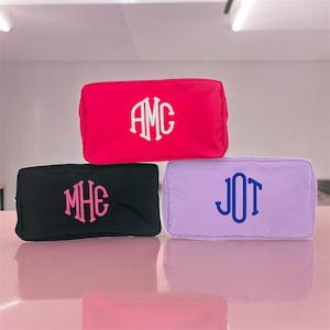 Bestickte Nylontasche | Personalisierte Kosmetiktasche | Personalisierte Schminktasche | Monogrammierte Kulturtasche | Brautjungfer Geschenk | Junggesellinen | Braut