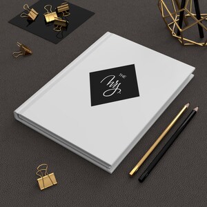 Agenda "La Sra." - Diseño de rombos en blanco y negro con letras a mano, tapa dura mate, caligrafía moderna y sencilla, BCD, regalo para ella.