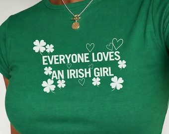Camiseta de bebé "Everything Loves An Irish Girl" para el Día de San Patricio, top corto "Y2K St. Paddys", linda camiseta "Lucky Irish Girl", top para fiesta del desfile de San Patricio