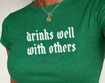 Funny St Patrick's Day Baby Tee, Y2K St Paddys Crop Top, Vintage 90s Womens Retro Shirt, Funny Irish T-Shirt, Drinks Well With Others