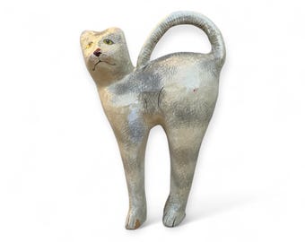 Escultura vintage de gato de papel maché: decoración de arte popular de mediados de siglo