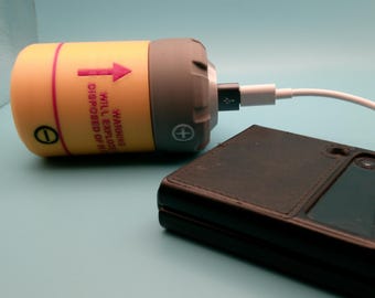 FUNCTIONAL Fallout Micro Fusion Cell Power Bank | Vault-Tec Phone Charger