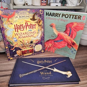 Paket med Harry Potter-böcker, En historia om magi, Trollkarlsalmanacka, Trollstavsamling