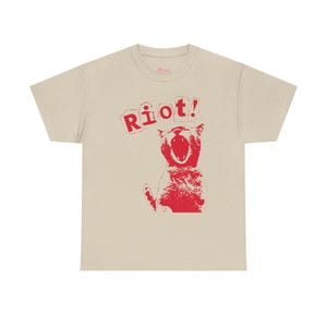 Camiseta RIOT Cat Y2K, camiseta punk, camiseta anarquista alternativa dos anos 90, camiseta gatinho da revolução anarquista, camiseta emo riot anarquista, kitty weirdcore, camiseta punk gótica Y2K Sand