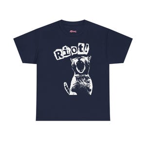 Camiseta RIOT Cat Y2K, camiseta punk, camiseta anarquista alternativa dos anos 90, camiseta gatinho da revolução anarquista, camiseta emo riot anarquista, kitty weirdcore, camiseta punk gótica Y2K Navy