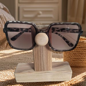 Porta occhiali in legno di frassino  cm13 lunghezza x 13 altezza x 6 larghezza