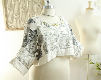 Cropped Top/Short Tee/Kimono Sleeve Shrug/Cover Up Top/Layering Top/Short Top/Lagenlook Top/Shrug/Size 1X-2X White and Gray Tee