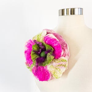 Handmade Felted Flower Brooch: Hot Pink & Green Merino Wool Pin