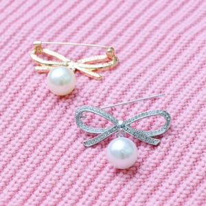 Pearl Bowknot Brooch – Rhinestone Sweater Clips for Cardigans