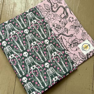 Reversible Book Cover Adjustable Bible Pouch Fabric Dust Jacket Floral Skeleton Dust Cover Paperback Protector Magical Hardcover Book Sleeve