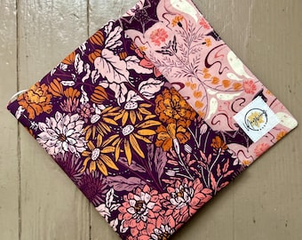 Funda reversible para libro, bolsa ajustable para Biblia, sobrecubierta de tela reutilizable, funda con diseño de murciélagos florales, protector de libros de bolsillo, funda gótica rosa para libro.