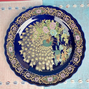 Vintage Moroccan Taous Plate – Hand-Painted Peacock Porcelain – Collectible Decorative Dish – Rare 1970s Tableware