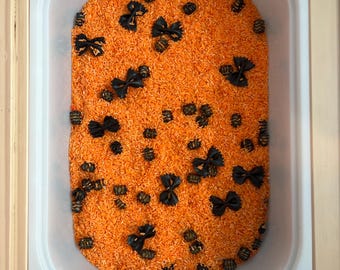 Bats and Bugs Halloween Pour and Play Sensory Mix