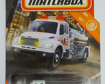 Matchbox 2024 - Freightliner M2 106 [Red] rosso 76/100