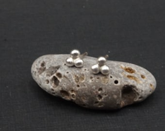 Sterling Silver Trinity Dot Stud Earrings: Minimalist Artisan Jewelry