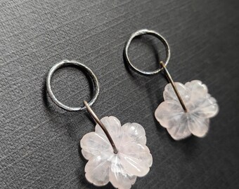 Rose quartz crystal flower earrings, dangle and drop rustic oxidized silver earrings, unique handmade jewelry, Aesthetic botanical jewelry