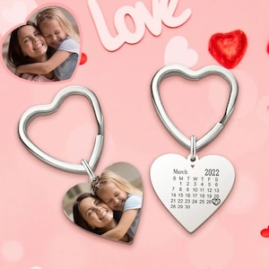 Custom Engraved Key chain with Photo And Calendar, Gifts for Mom with Heart 3 Colors,Engraving Key Chain, Heart Key Chain With Photo,