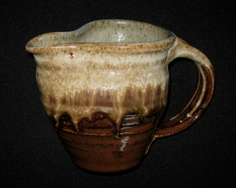 Brown/Cream Casual Pitcher