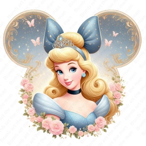 Puede incluir: Un retrato de Cenicienta con cabello rubio, vistiendo un vestido azul y un lazo azul. Está rodeada de rosas rosas y un fondo azul claro con estrellas.