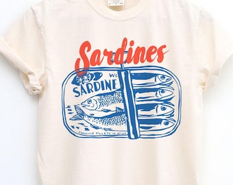 Camiseta de sardinas, camiseta de pescado enlatado, camiseta de sardinas, sardina vintage, estética costera, camiseta de viaje, camiseta de pescado, camiseta con gráfico retro, enlatado