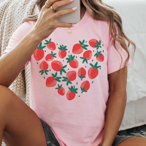 Strawberry Shirt, Summer Shirt, Strawberry TShirt, Cottagecore, Strawberry Aesthetic, Trendy Fruit Shirt, Cute Shirts Women, Strawberries