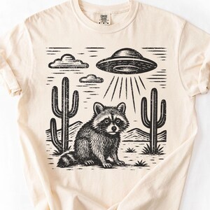 Raccoon Shirt, UFO TShirt, Funny Raccoon T Shirt, Funny UFO Shirts, Raccoon Humor Tee, Desert Ufo Shirt, Distressed Shirt, Retro Vintage Ufo