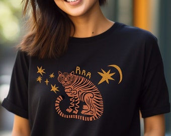 Camiseta de tigre, camiseta con gráfico de tigre retro, camiseta de tigre boho, camisetas de tigre celestial de inspiración vintage, camisetas con gráficos funky, tops de tigre eclécticos