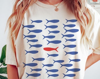 Camiseta de pescado, camiseta de sardinas, camiseta de pescado bonito, camiseta con gráfico retro, estética de pescador, núcleo de pescador, peces rojos y azules, camiseta de pescado