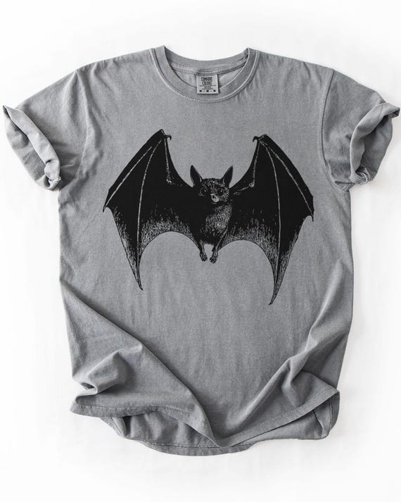 Bat Shirt, Halloween Tshirt, Bat T Shirt, Halloween Bats, Flying Bat, Spooky T-Shirt, Halloween Shirt, Large Bat Shirts, Goth Shirts, Gothic