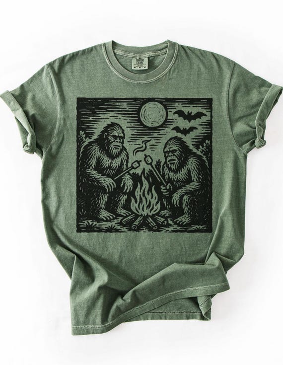 Bigfoot Shirt, Bigfoot Halloween, Sasquatch TShirt, Big Foot T Shirt, Halloween T-Shirt, Funny Tee, Retro Halloween, Bigfoot Camping Shirt