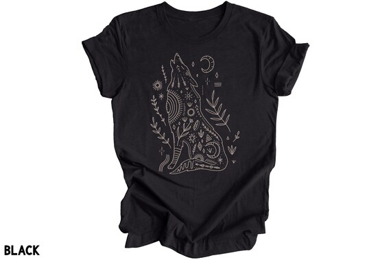 Wolf Shirt Howling Wolf Graphic Tee Boho Wolf Tshirt Spirit Animal Shirts Wolf Totem T Shirt Boho Graphics Bohemian Tops Cute Bohemian Wolf
