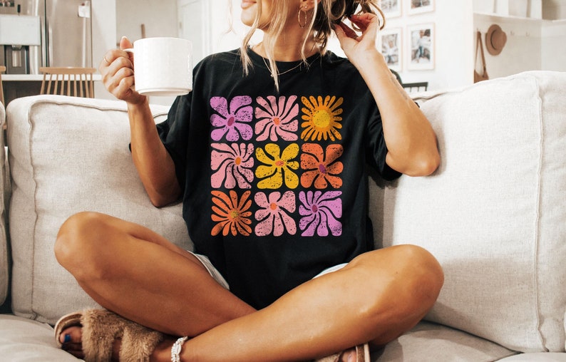Flowers Shirt, Retro Flowers Shirt, Boho Floral TShirt, Spring T Shirt, Trendy Florals, Flower Shirt, Vintage Aesthetic, Distressed Summer