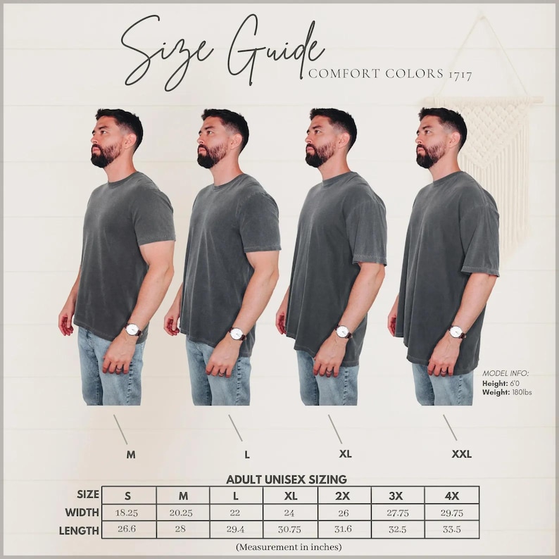 Puede incluir: Gu&iacute;a de tallas para camisetas unisex para adultos Comfort Colors 1717. La imagen muestra cuatro modelos con camisetas grises de diferentes tallas, con una tabla de tallas debajo. La tabla proporciona medidas en cm para las tallas S a 4XL, incluyendo ancho y largo.