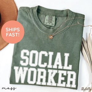 Social Workers Club Shirt, Gift for Social Worker, New Social Worker Gift, Social Worker Appreciation Shirt, Mental Health Advocate Tee
