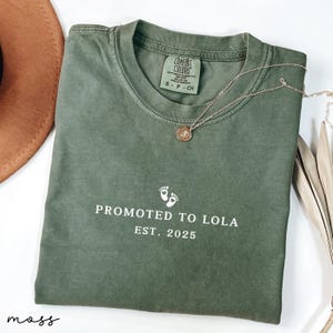Promoted to Lola Shirt, New Lola Gift, Pregnancy Announcement, Lola Established 2025, Lola To Be, Gender Reveal, Shirt for Lola, Lola Tee