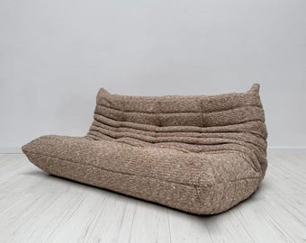Sofá de tres plazas Togo vintage de Michel Ducaroy para Ligne Roset en bouclé texturizado