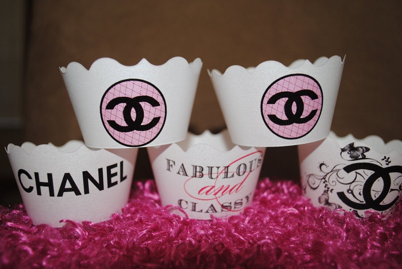 Reserved Listing for maggiedq Coco CHANEL cupcake wrappers, toppers and water bottle labels afbeelding 1