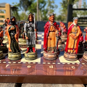 King Arthur Camelot Chess Set – Hand-Painted Medieval Resin Figures, Vintage Style Gift for Him