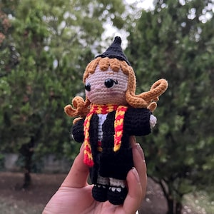 Handmade Amigurumi Wizard Girl Doll Crochet Fantasy Witch Toy Red Scarf Magic Book Lover Yarn School Gift Cute Soft Stuffed Crochet Amigurmi