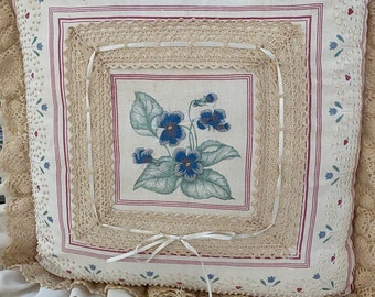 VINTAGE - Decorative Pillow - Violets and Lace