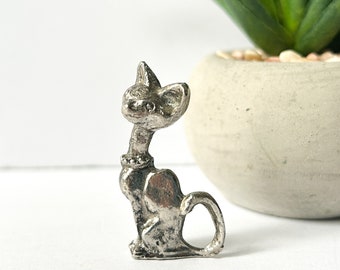 Vintage miniature  pewter cat figurine, metal collectible