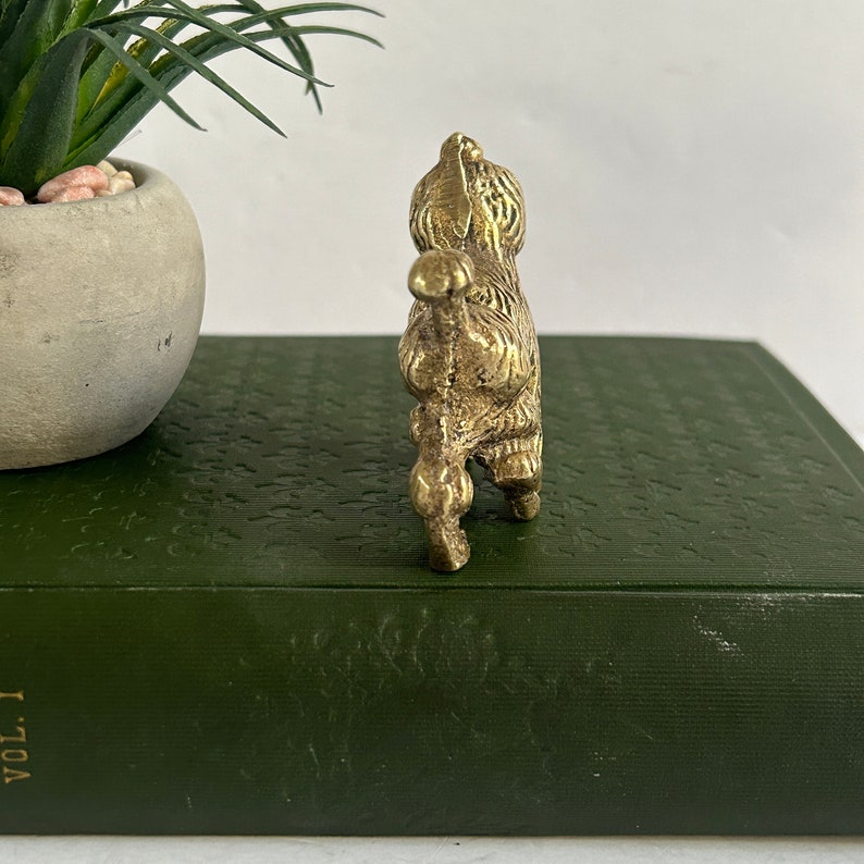 Figurine caniche miniature vintage en laiton image 8
