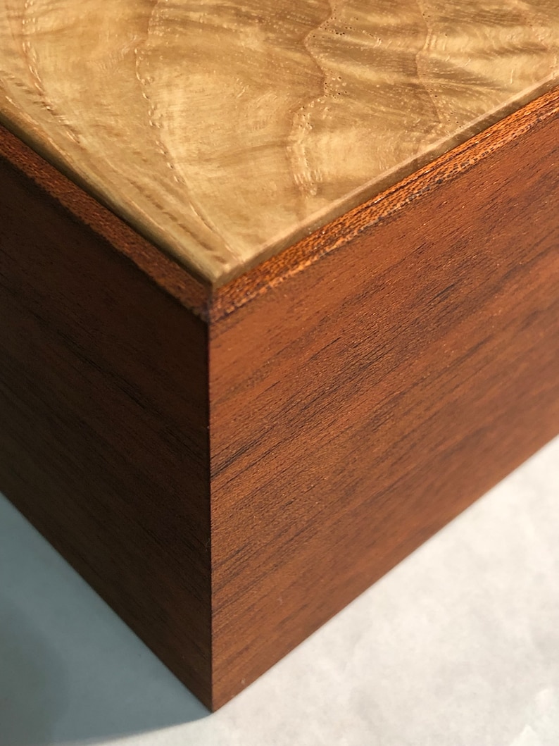 Mahogany Keepsake Box with Gnarled Oak Lid image 5