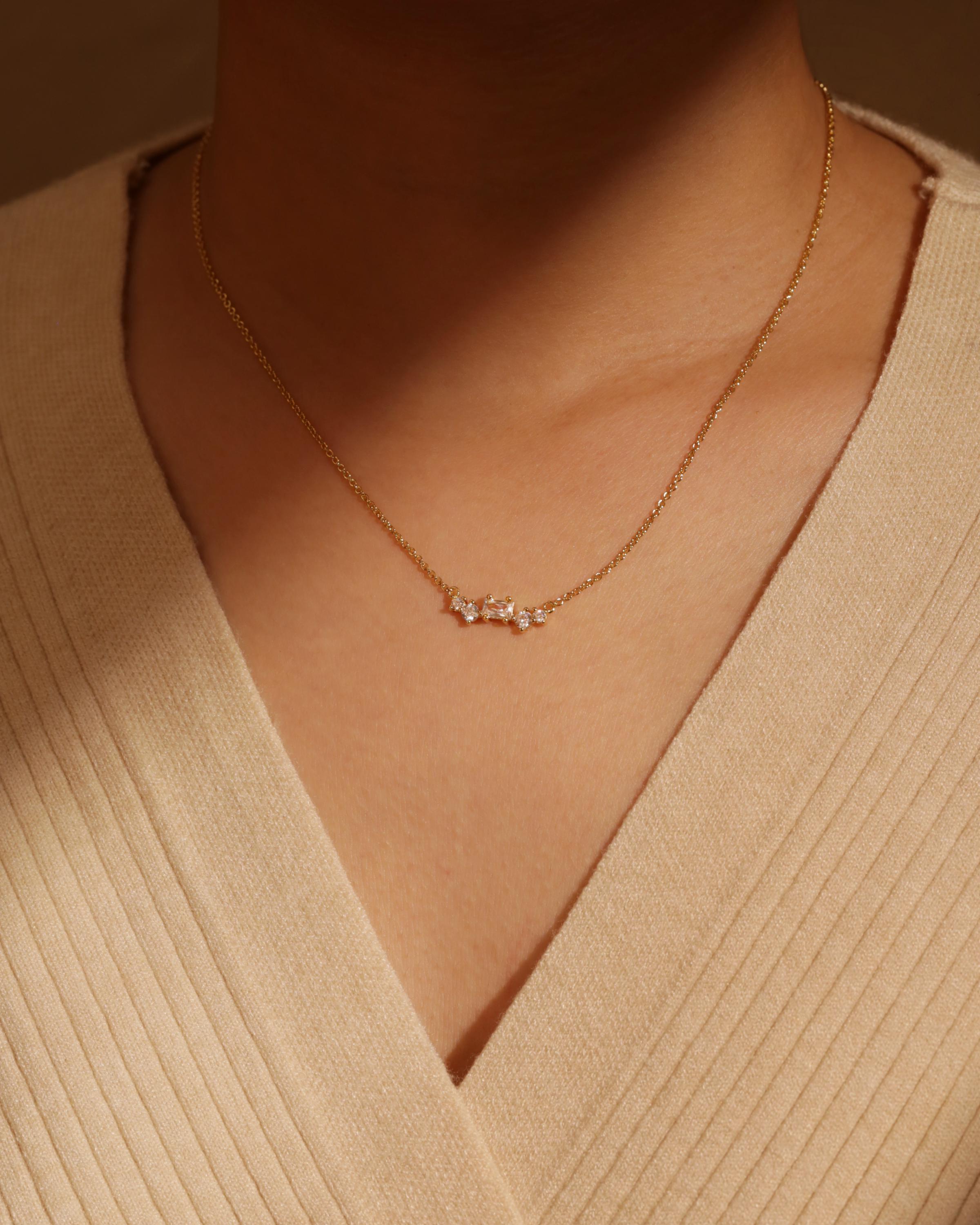 Collana Lusso Con Ciondolo Medaglione In Oro Placcato 18 Carati E Zirconi - Catena Singapore 45cm