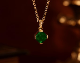 18K Gold Emerald Square Necklace: Green Solitaire Pendant