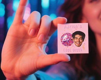 Foto tatuaggio viso sposo personalizzato, tatuaggi personalizzati per addio al nubilato, regalo per amici che si sposano