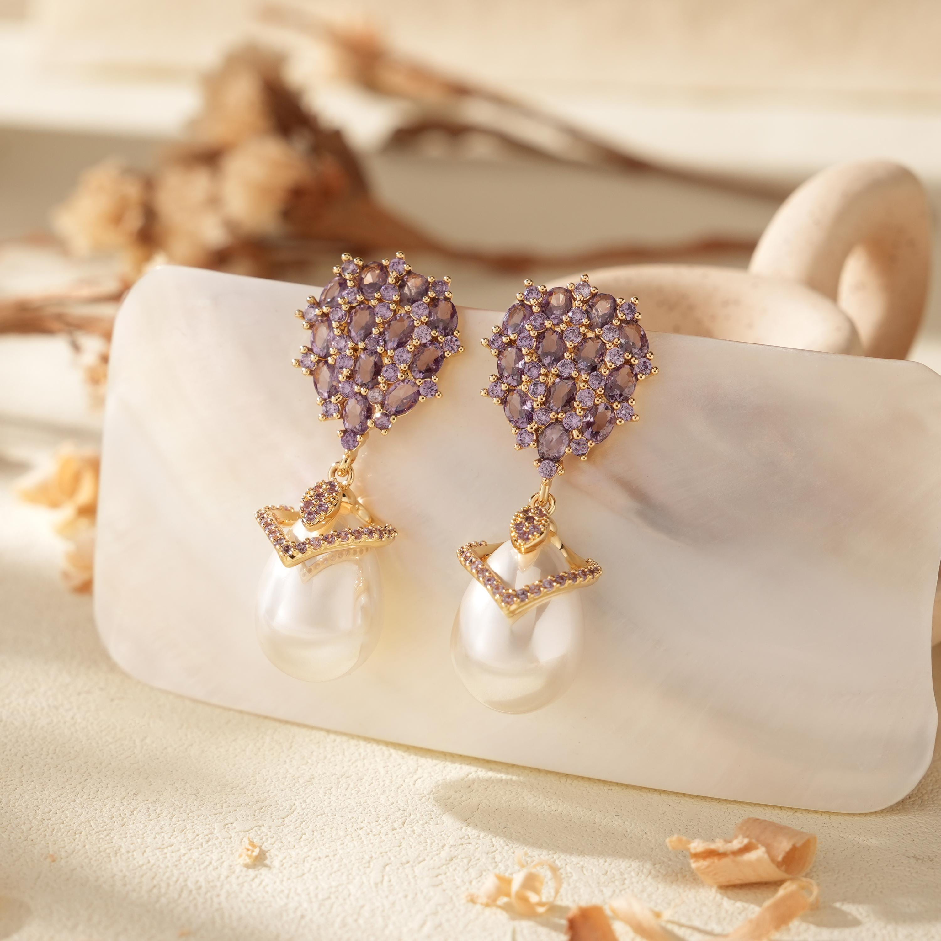 Natural White Biwa Freshwater Pearl Crystal Silver Fashion Stud
