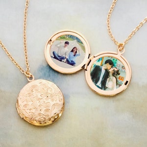 Personalized with Your Own Photo Round Golden Locket Necklace, Photo Necklace, Photo Locket, Keepsake Photo Frame Charm, best gift --L09